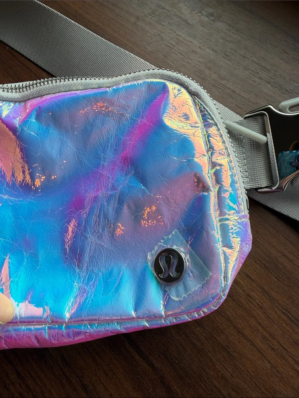 Lululemon everywhere belt bag (iridescent) - Picture 2 of 11